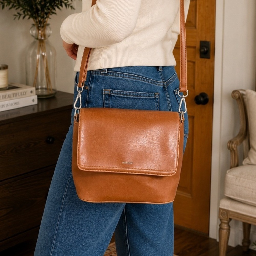 Matt & Nat Tan Vegan Leather Crossbody Bag Flap Messenger Cognac